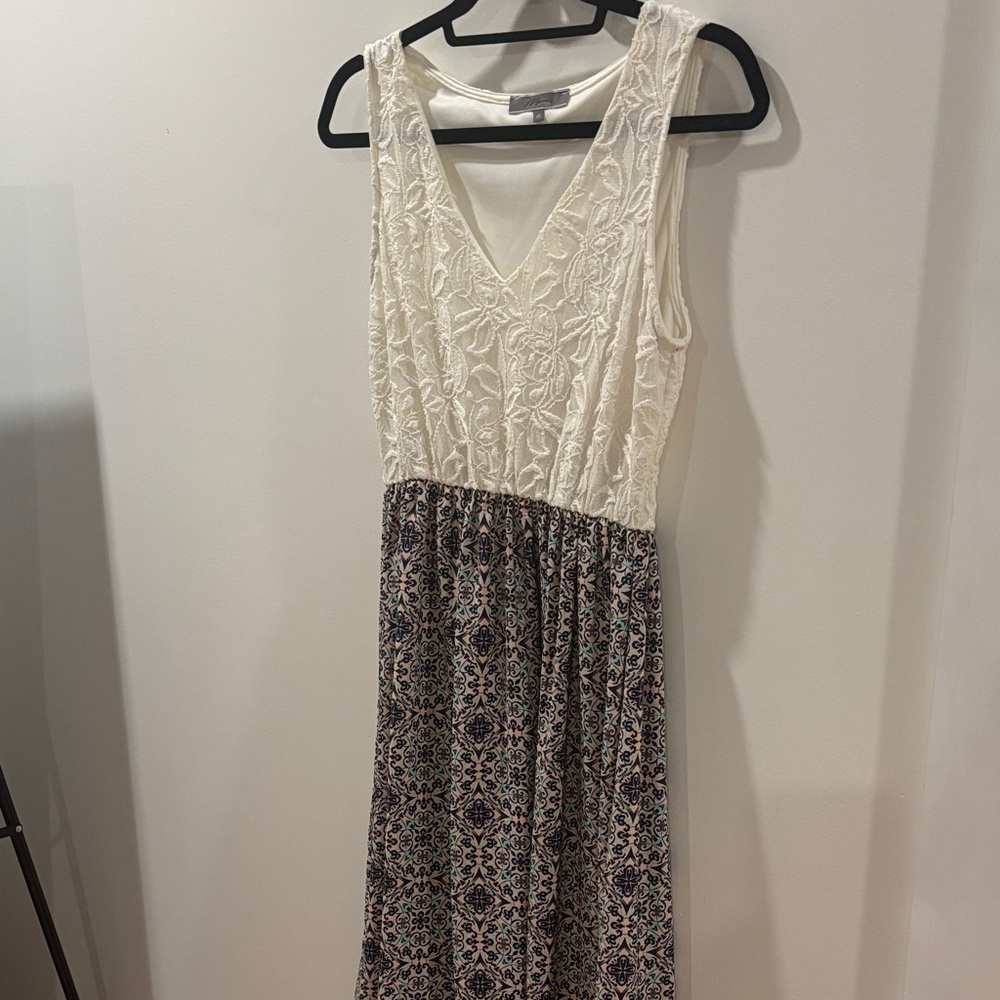 Elegant White and Black Patterned Dress